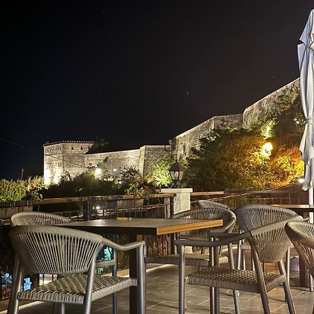 Hotel With Castle View Gjirokastër Exterior foto