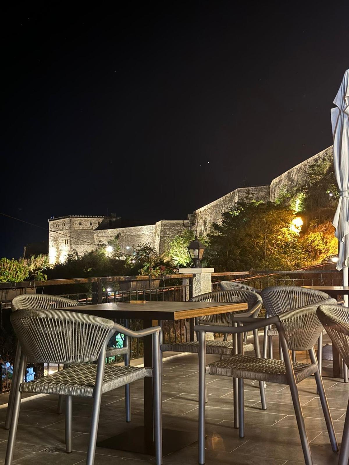 Hotel With Castle View Gjirokastër Exterior foto
