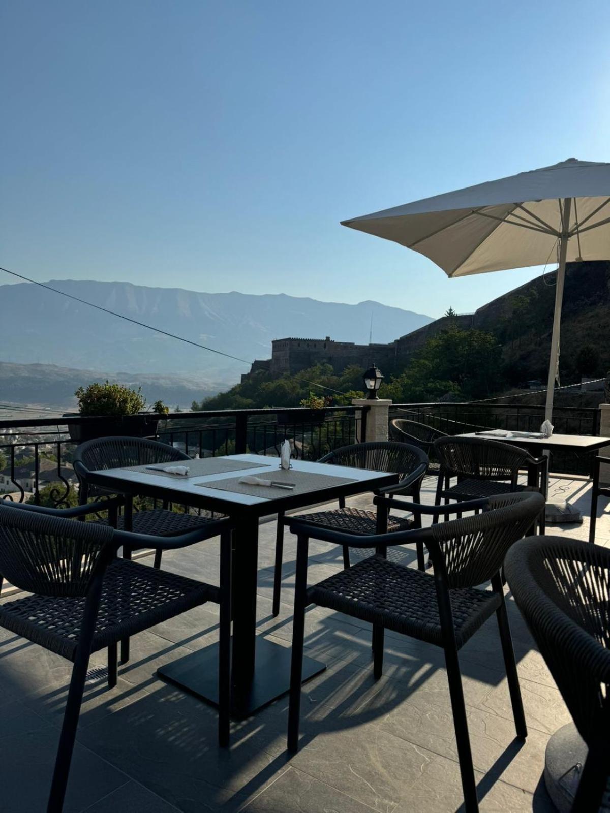 Hotel With Castle View Gjirokastër Exterior foto